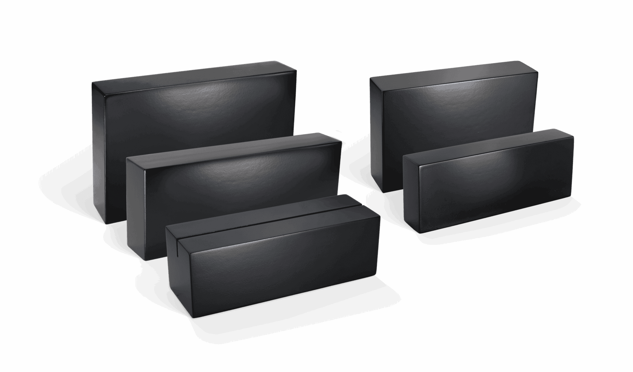 Moderne schwarze Schallabsorber für Shop-Design und Akustikoptimierung.